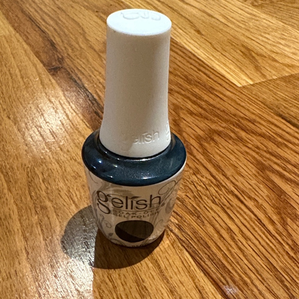 Gelish dark green soak off gel
